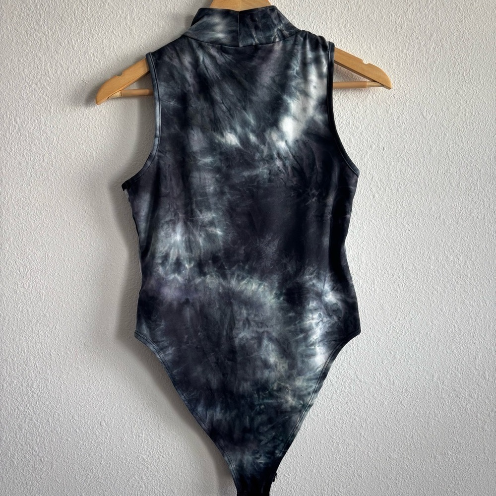 Pie in the Sky Blue Tie-Dye Mock Neck Sleeveless Halter Seamless Bodysuit Size M - Picture 5 of 7